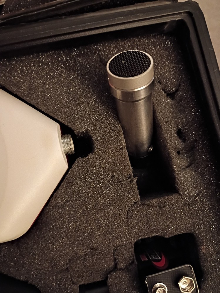 Quest Technologies Model 2700 Impulse Sound Level Meter W/Calibrator CA-12B