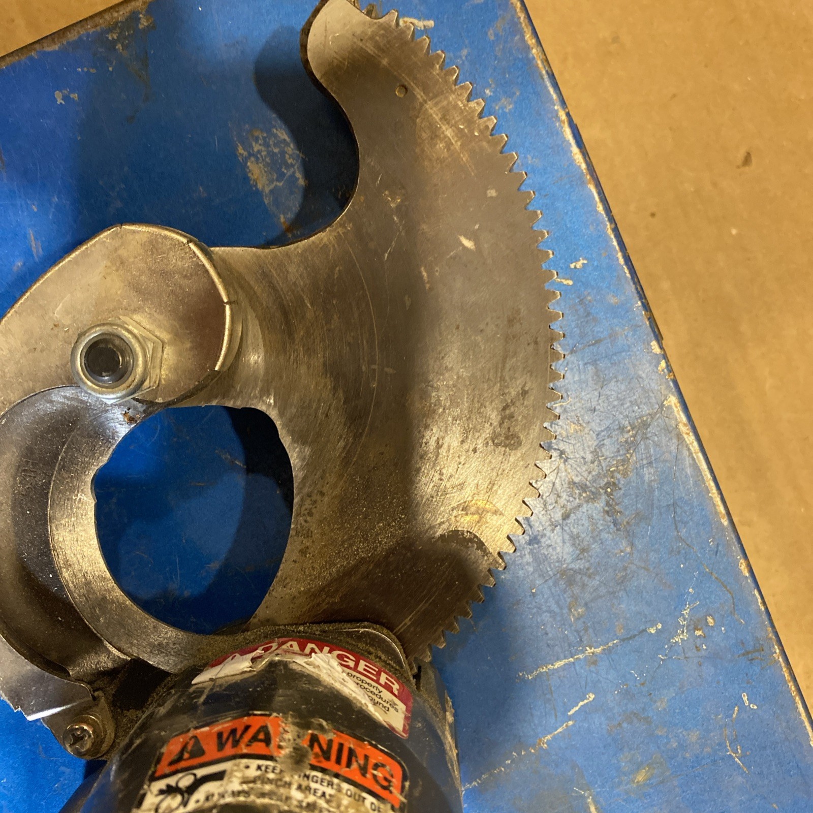 Huskie Robo-Cut Rec54 with Case