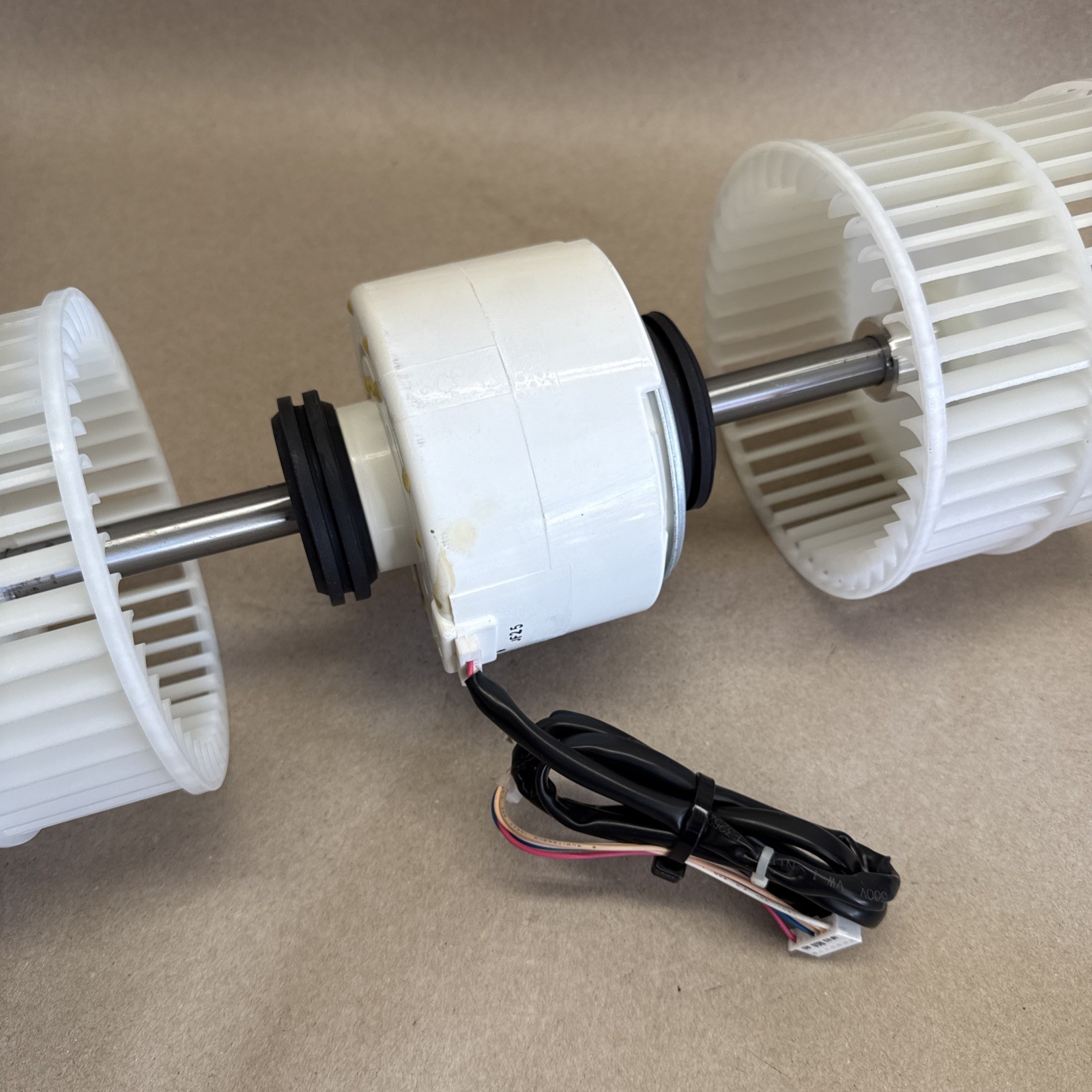 DC340V 8P 96W Motor Air Conditioner Inverter DC Fan SIC-70CW-D8114-1 KR61B218H01