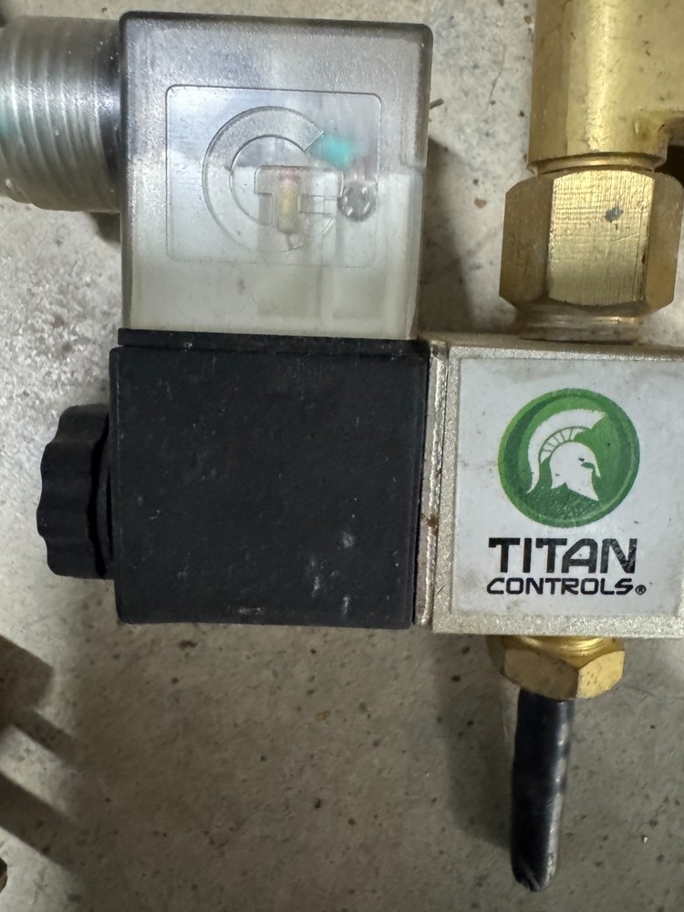 Titan Controls CO₂ Regulator Compatible with Titan Controls CO2 Controllers Grow