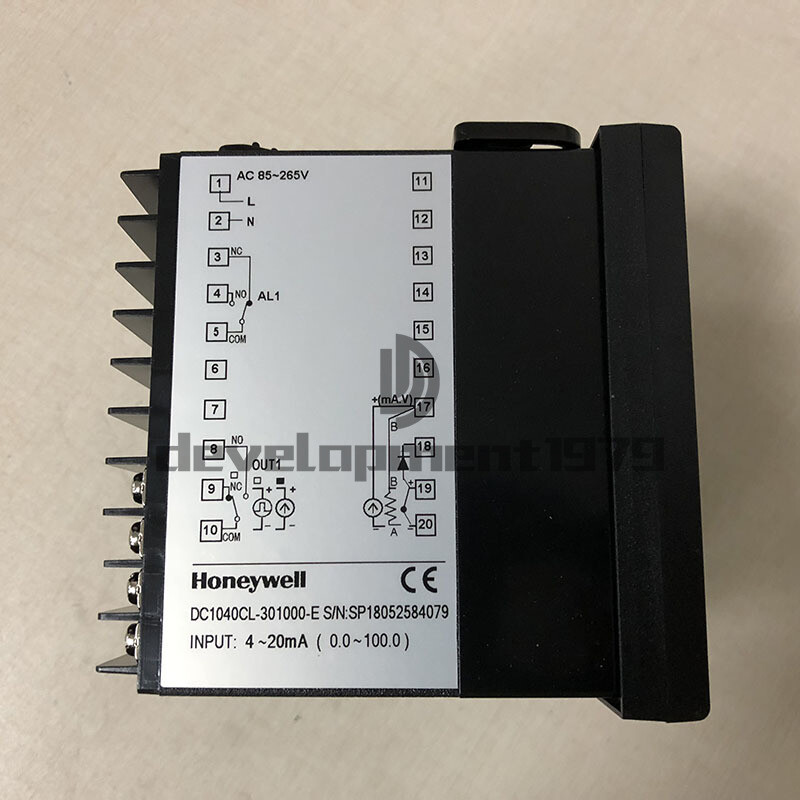 1PC NEW Honeywell temperature controller DC1040CL-301000-E