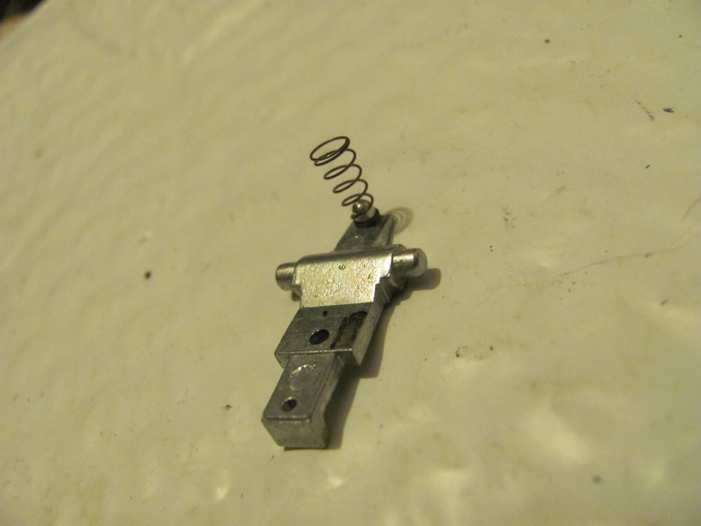 Crosman C11 - Fixing Plate w/Spring Used