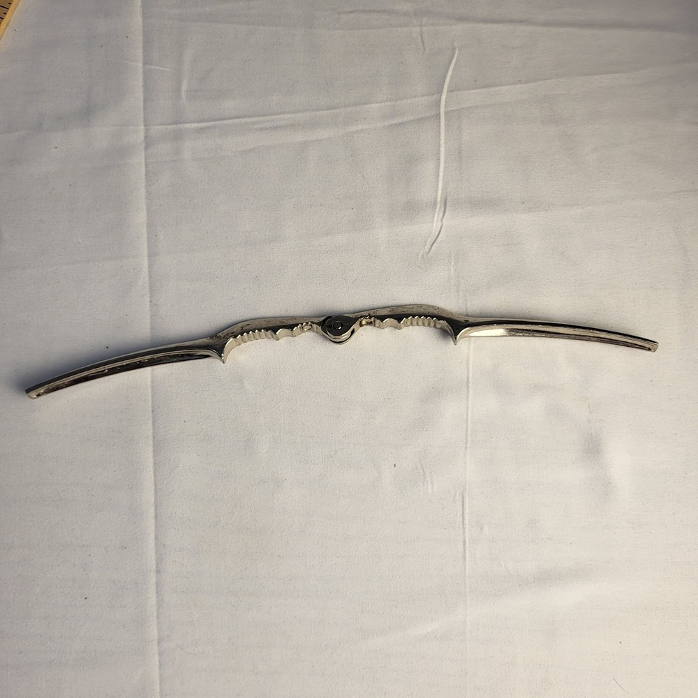 Metal Nutcracker/Seafood Cracker Tool