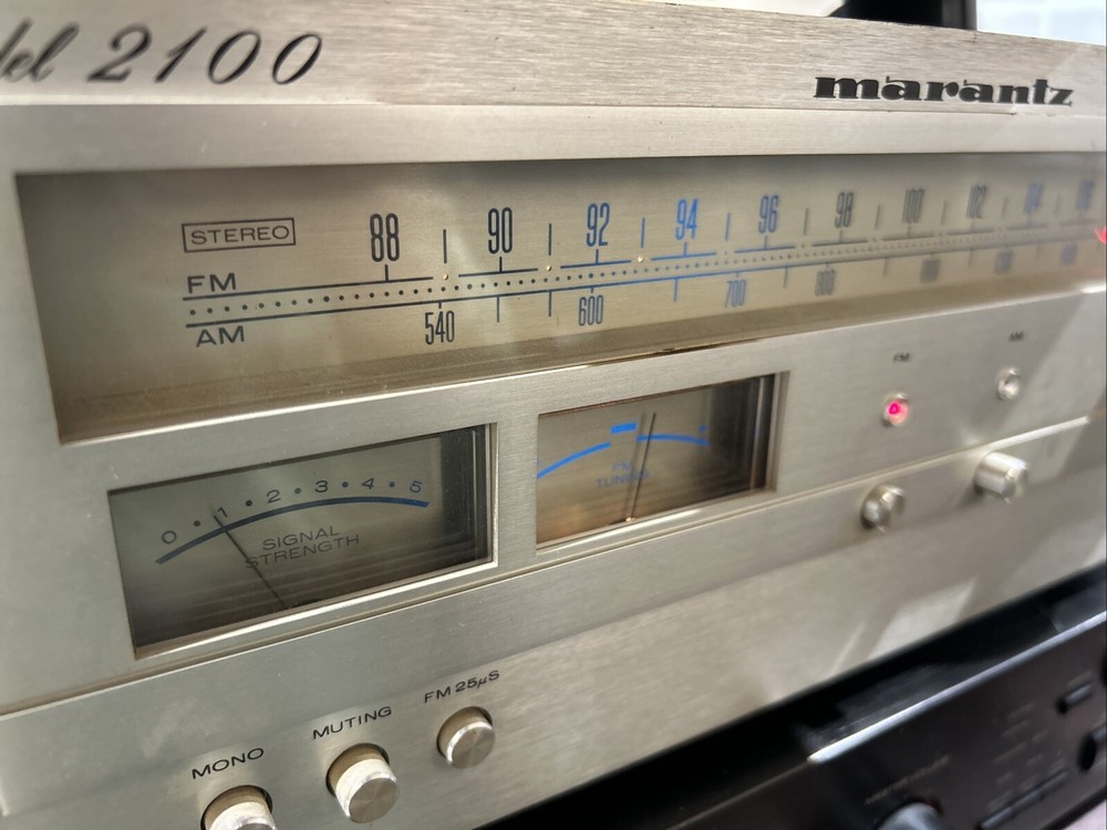 Marantz Model 2100 Stereophonic Tuner