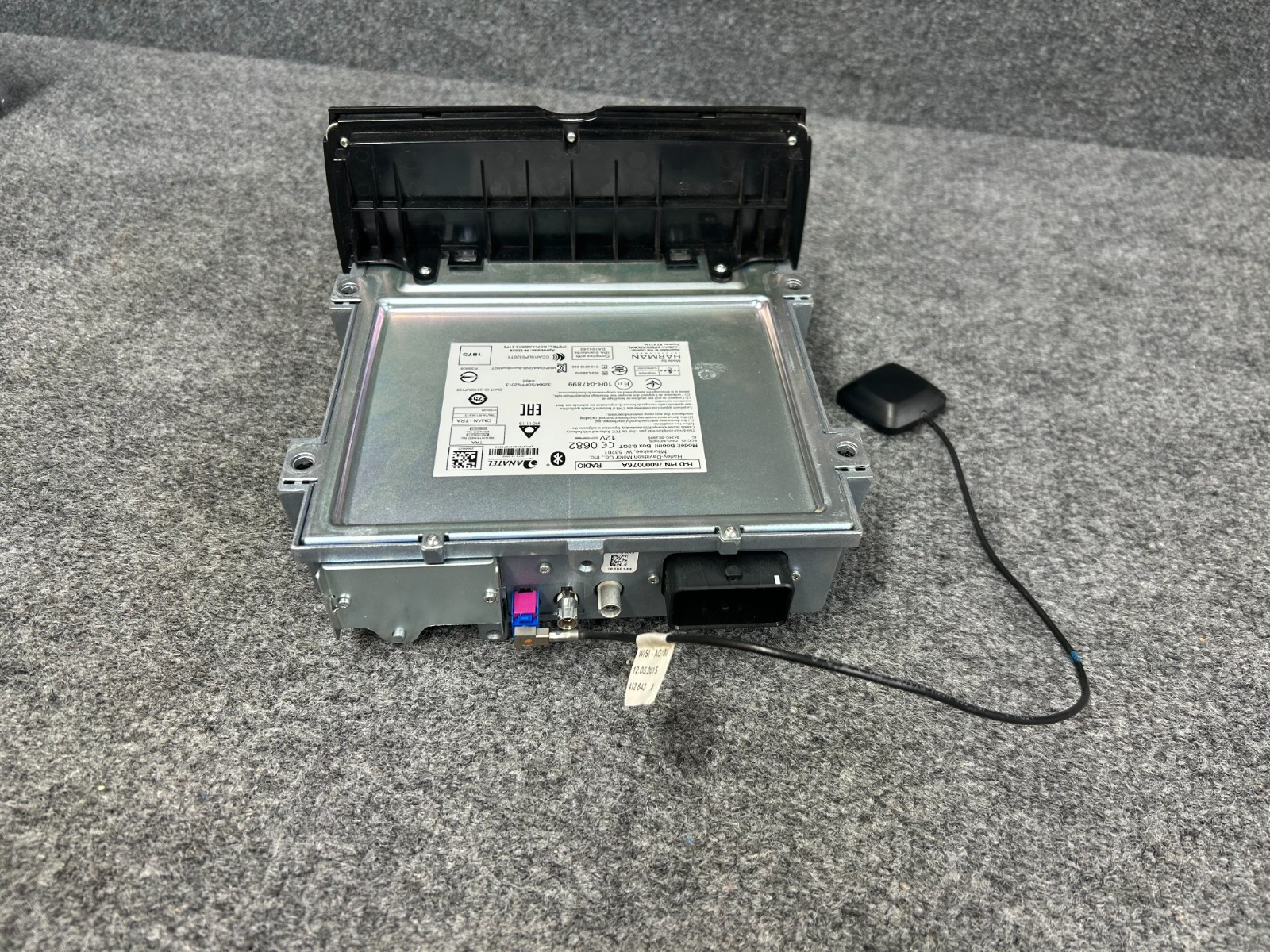 OEM HARLEY-DAVIDSON 14-18 TOURING BOOM Box GT 6.5 Radio/GPS 7600076A