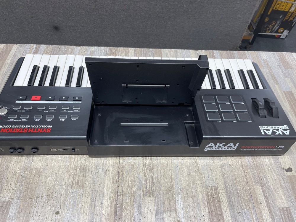 Akai Synthstation 49 Midi Keyboard Controller for iPad EUC