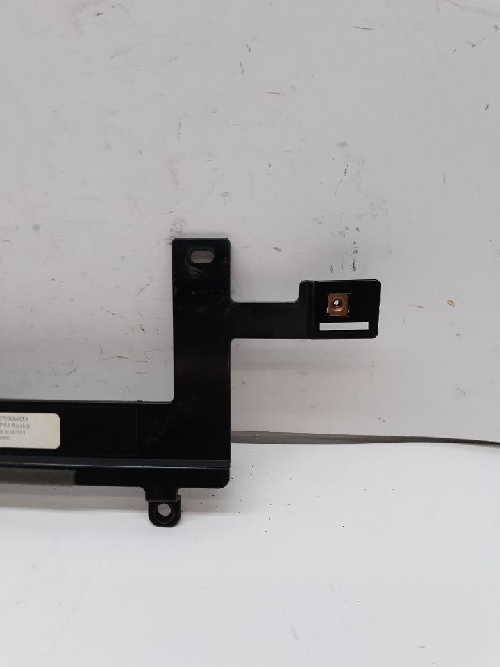 21 EXPEDITON PIFA BRACKET ABOVE CLUSTER