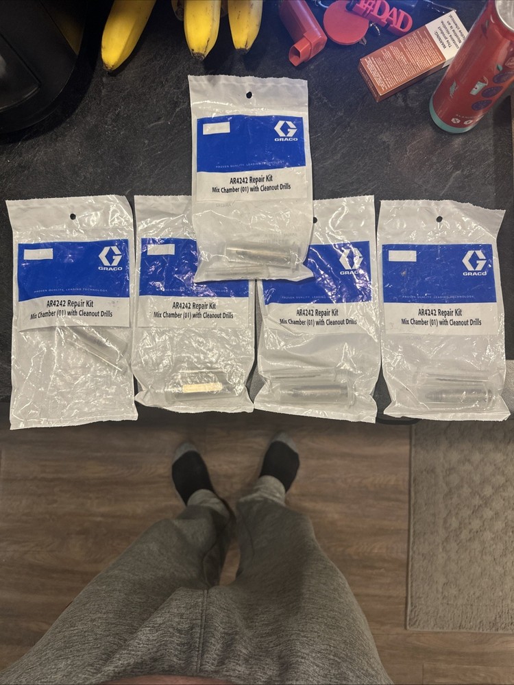 Graco 4242 Mixing Chamber With Clean Out Bits