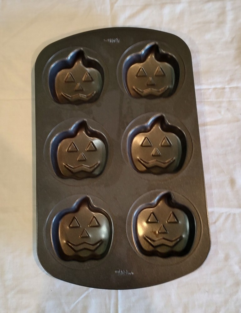 Wilton Pumpkin Mold Mini Cake Baking Pan