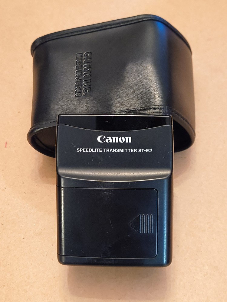 Canon ST-E2 Speedlite Transmitter With Case