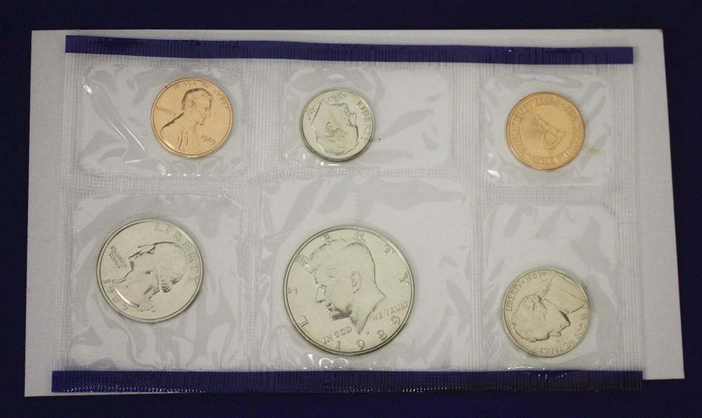 1989 MINT SET AS ISSUED BY U.S. UNCIRCULATED