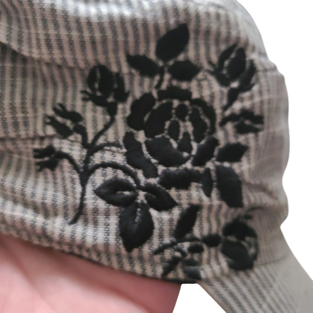 Women's hat one side fits all