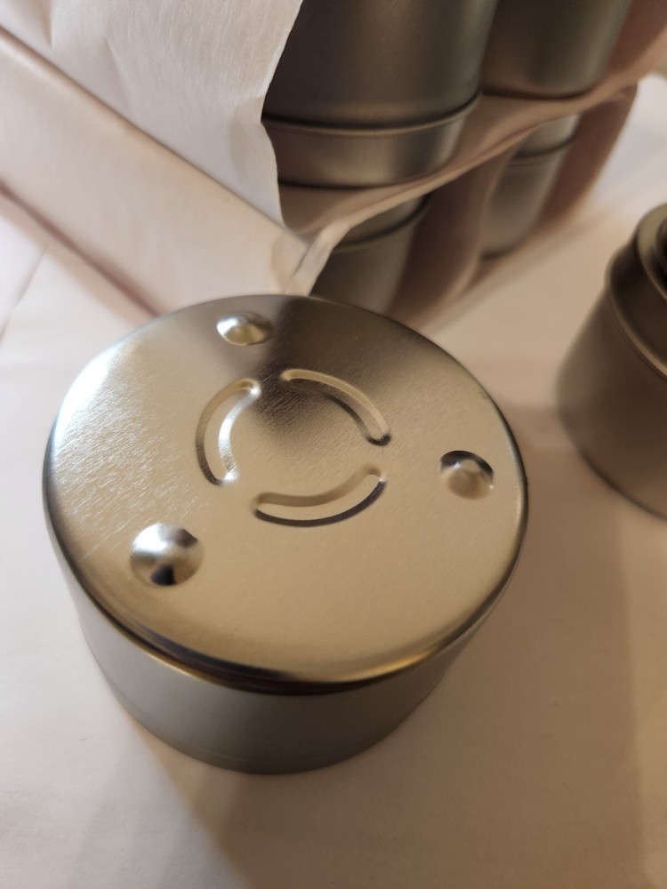 Empty Tins 8oz (24 tins/lids)