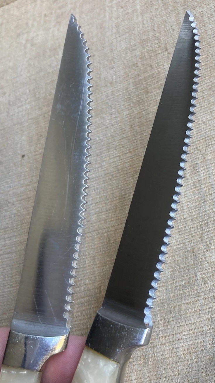 Vintage Pair of Oneida B907KSSA Pearl Crest Stainless Steel 9.25" Steak Knives