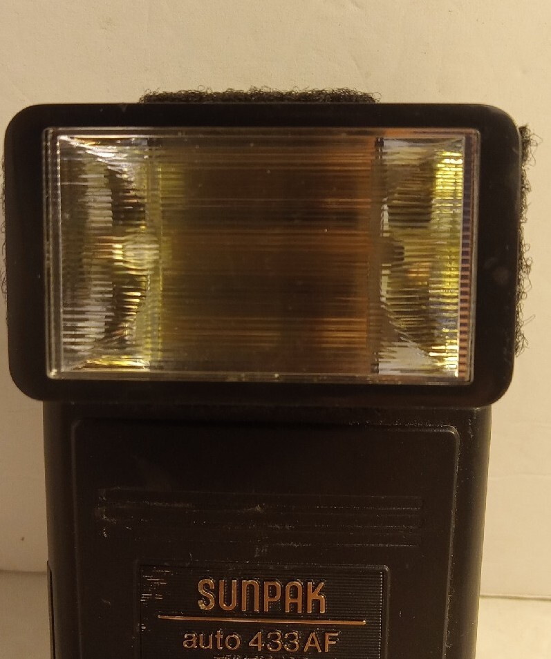 Sunpak Auto 433AF Thyristor Flash for Canon Auto Focus Cameras