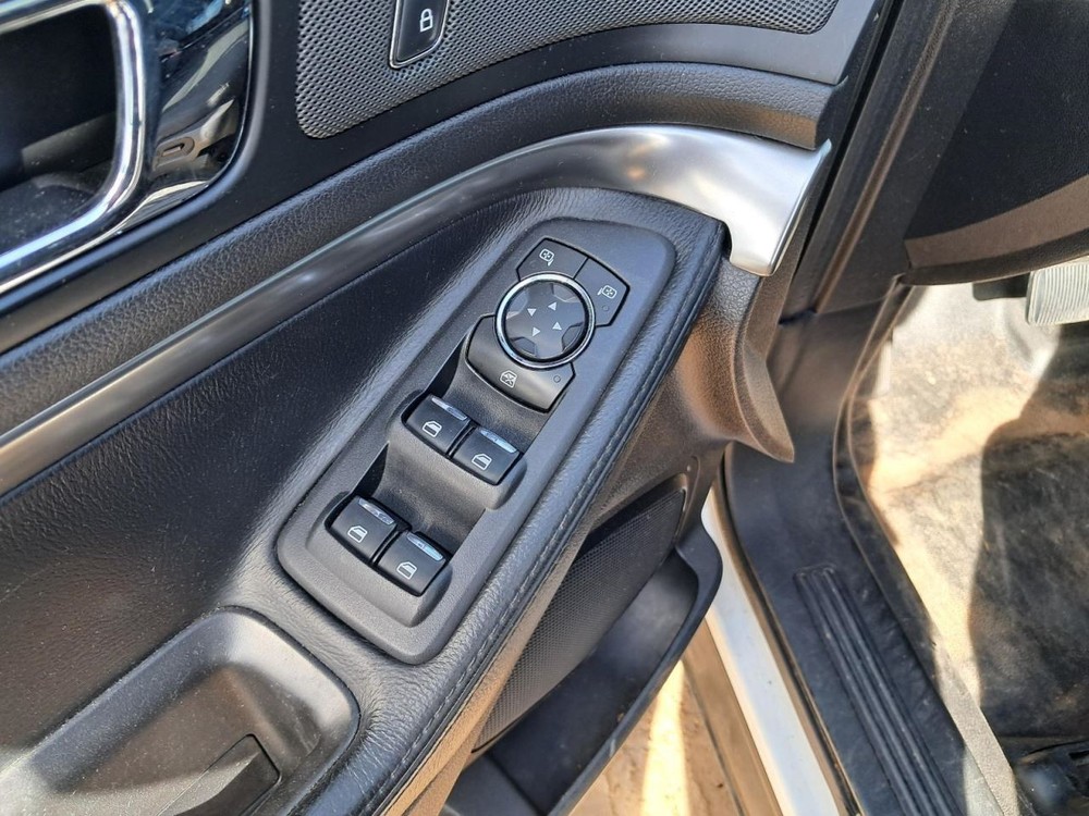 EXPLORER 2018 Glove Box 4844487