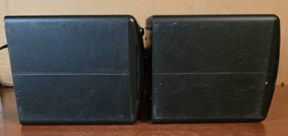 M-AUDIO AV 40 TESTED & WORKING