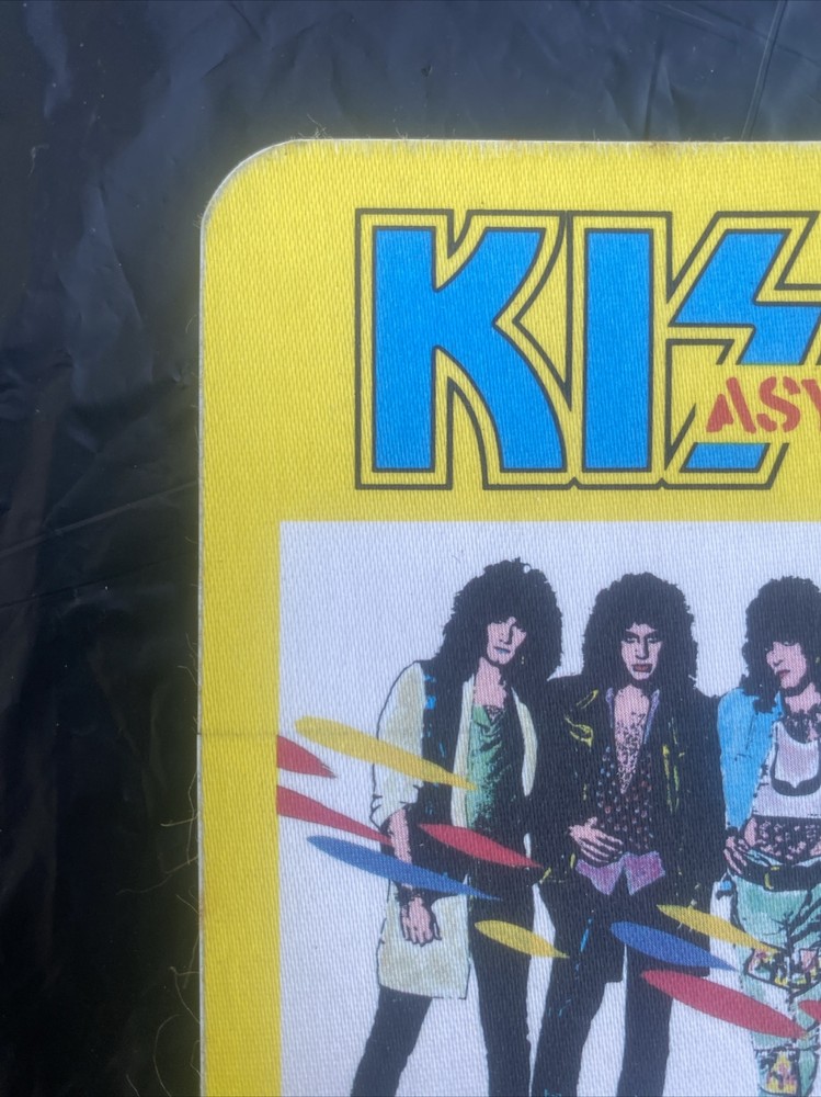 * Kiss Asylum crew pass E1