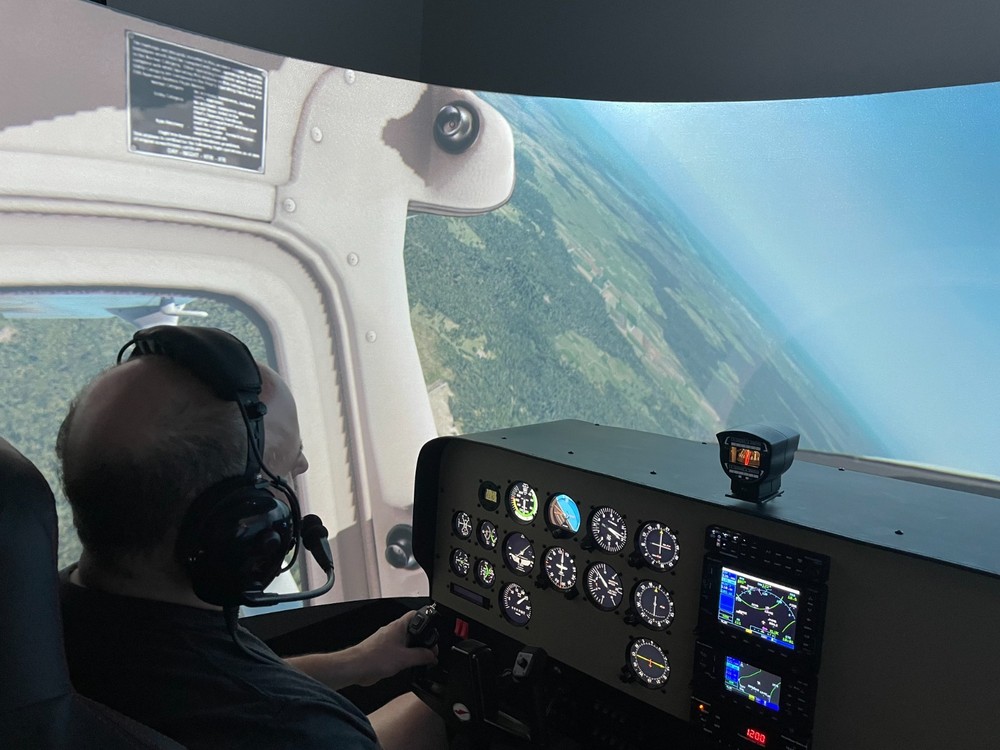Cessna 172 Full-Size Immersive Flight Simulator – Professional Grade