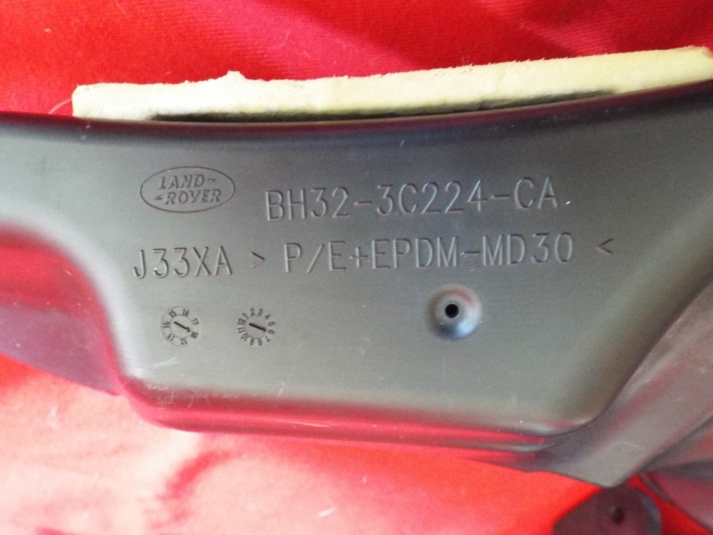 GENUINE LAND ROVER AMK COMPRESSOR HOUSING NEW COMPLETE