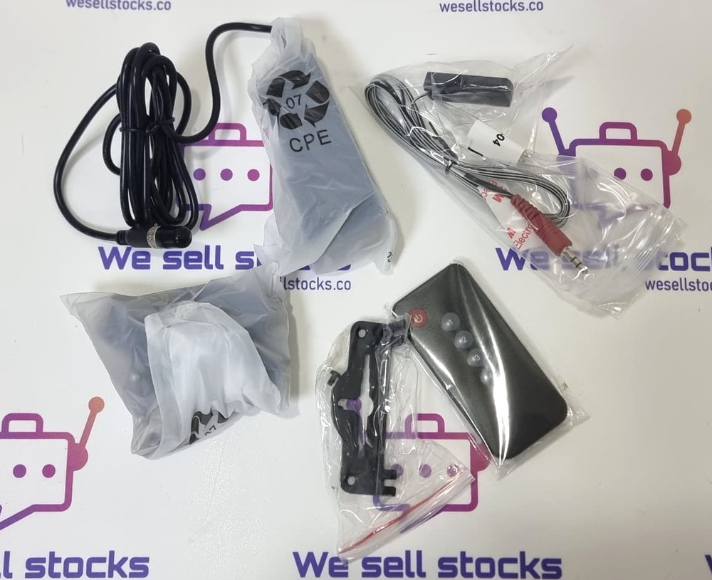 TRIPP LITE B320-4X1-MH Multi Format Presentation Switch