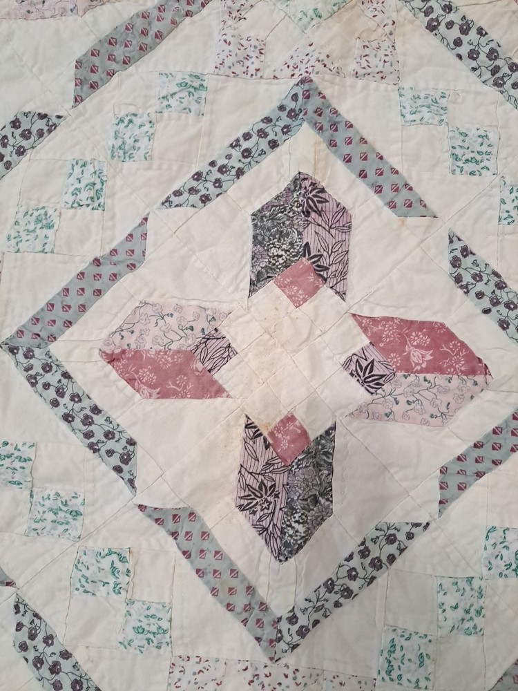 Vintage Geometric Tulip Pattern Cotton Quilt Unknown Maker