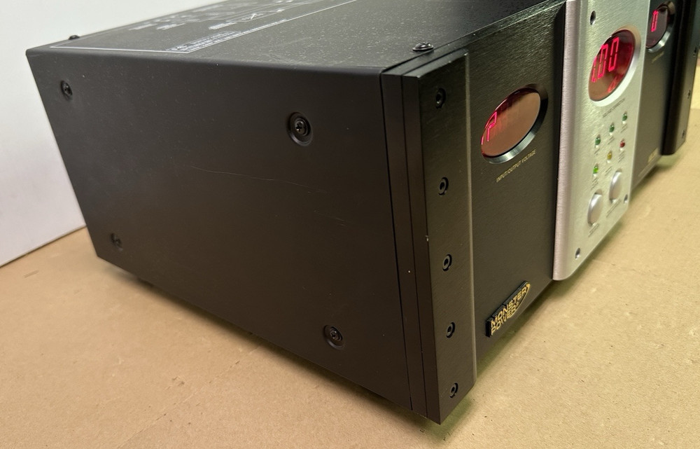 Monster Power AVS2000 Auto Voltage Stabilizer - Working with issue AS IS READ