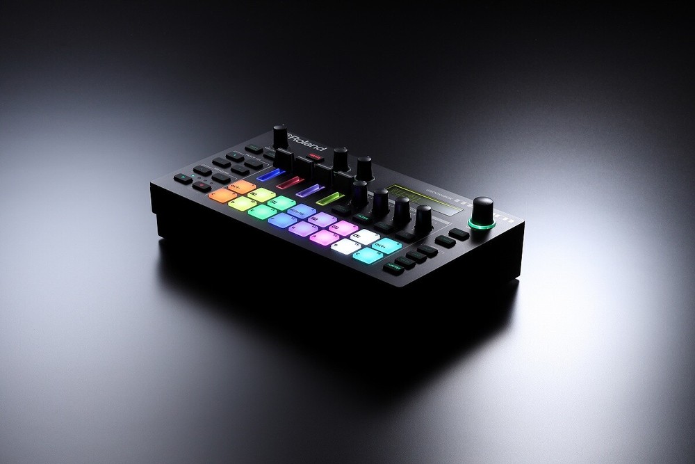 Roland MC-101 GROOVEBOX AIRA