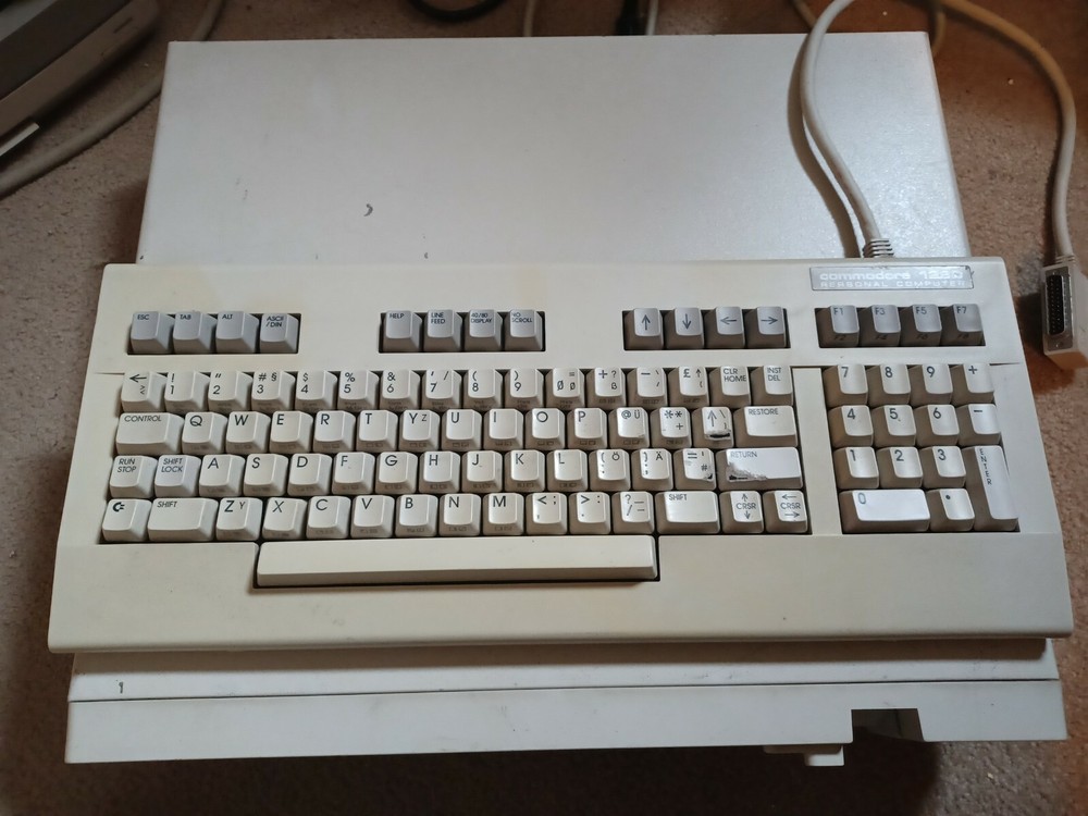 RARE Commodore 128D (DCR)  Computer - Boots and Computes!  German Keyboard!