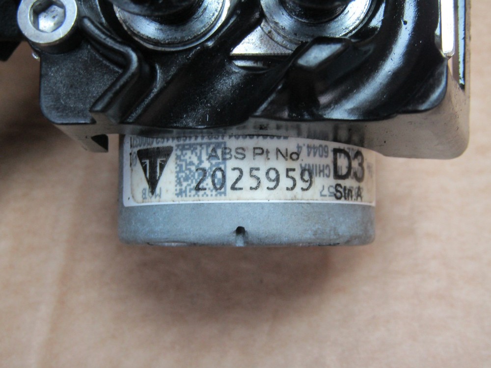 Triumph Street Triple RS 2017 ABS pump control module (15040)