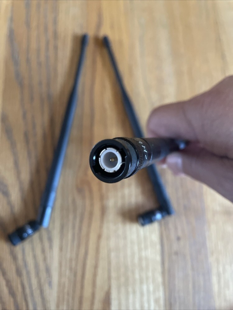 525 MHz Black Antenna