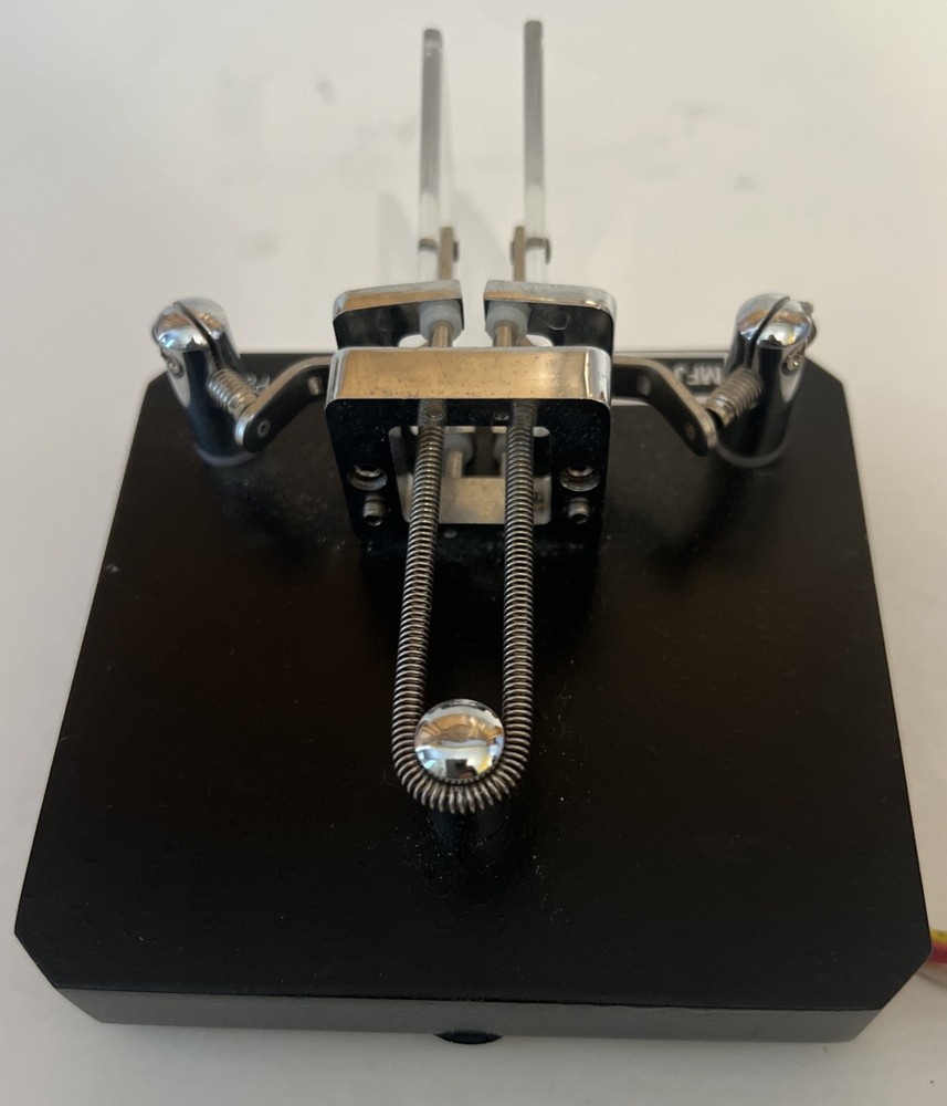 MFJ-564B Dual Iambic Key Paddle Ham Radio Key Morse Code Chrome/Black Base New