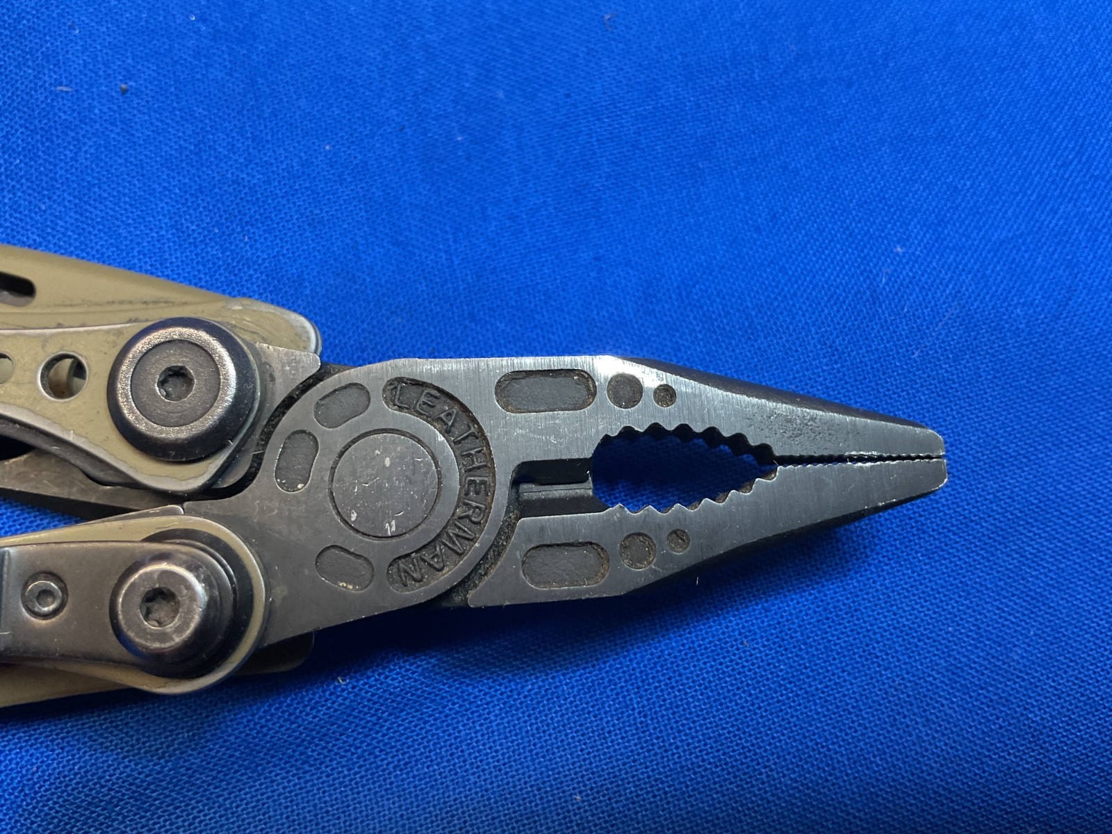 Leatherman Skeletool Multi Tool Knife Pliers