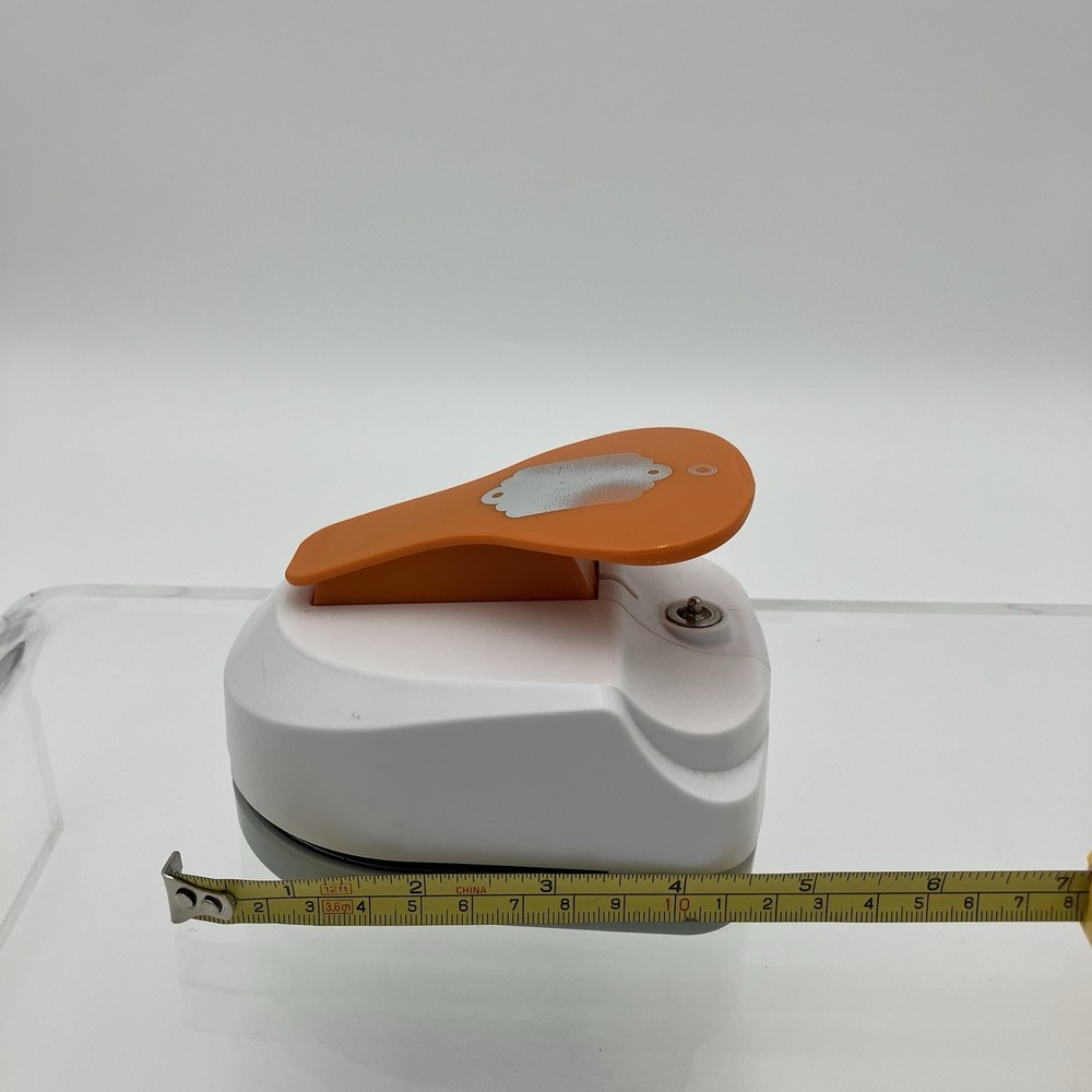 Fiskars Standard Tag Maker with Built-in Eyelet Setter