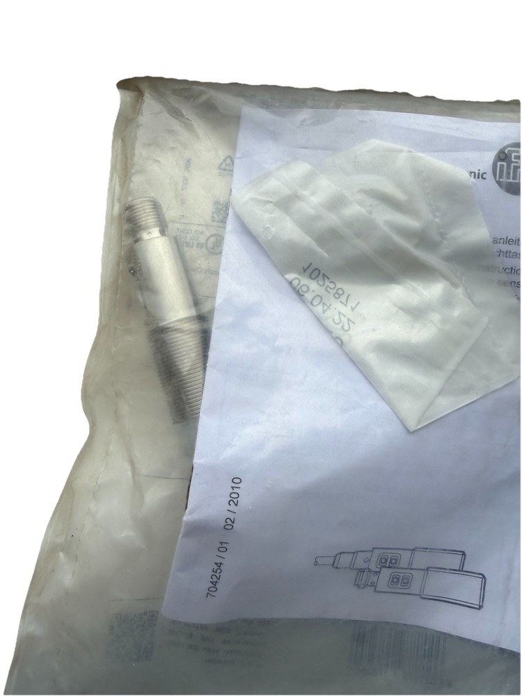IFM OGT500 Diffuse Reflection Sensor OGT-FPKG/US100 NEW NEVER BEEN USED1Pc