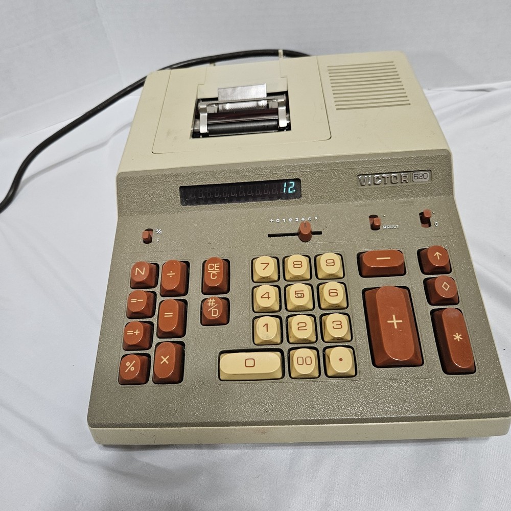 Victor 620 Vintage 1970s Desktop Calculator Counting Machine Adding