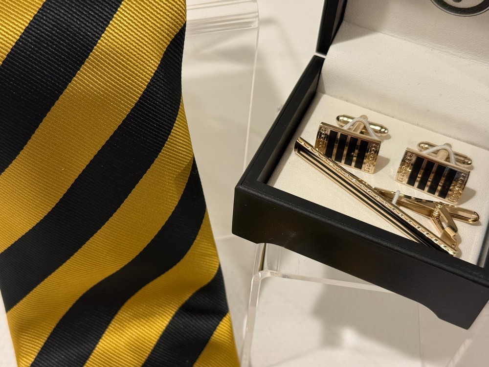 Endless Knot Men’s Tie Set with Cufflinks & Tie Bar
