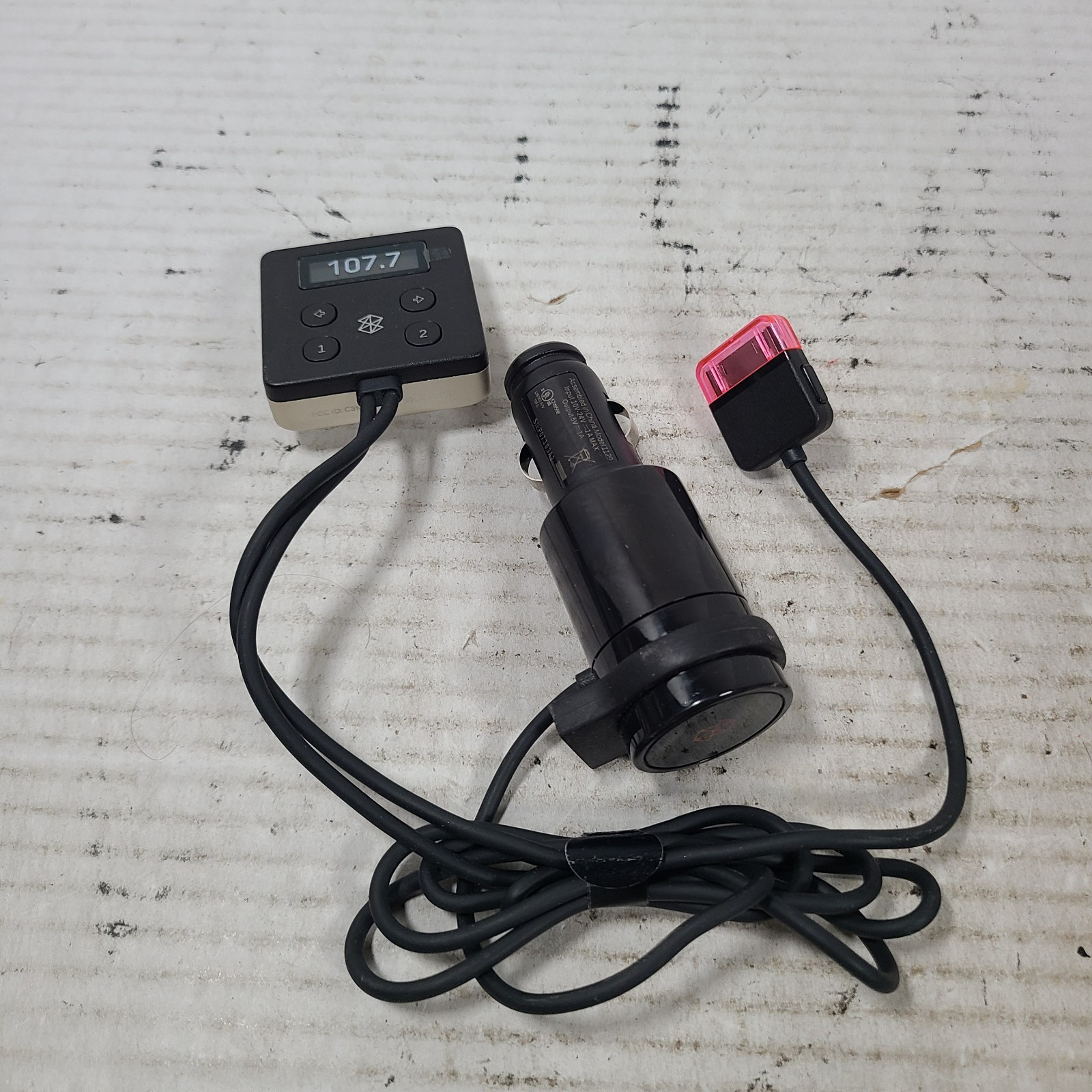 Microsoft Zune Car Pack FM Transmitter Charger Dock Black