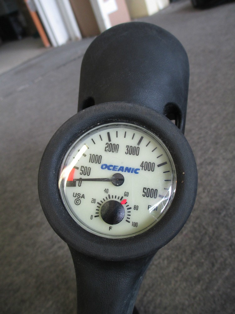 Oceanic Alpha/Delta Octo, 2 Regulators, Gauge, Compass, Glo Dive Computer