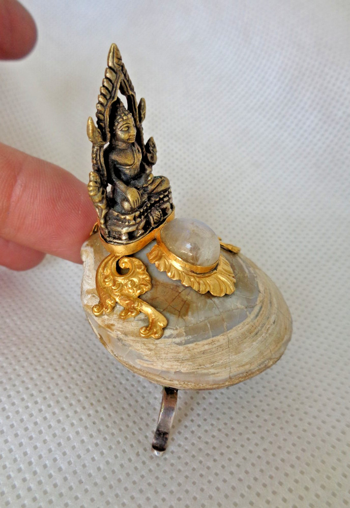 EASTERN SOLID SILVER MOUNTED MOONSTONE & BUDDHIST DEITY ON FOSSIL SHELL ALTAR