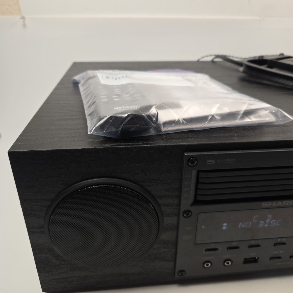 Sharp Compact Disc Stereo 5 CD Changer CD-BH350 AM/FM Bluetooth USB