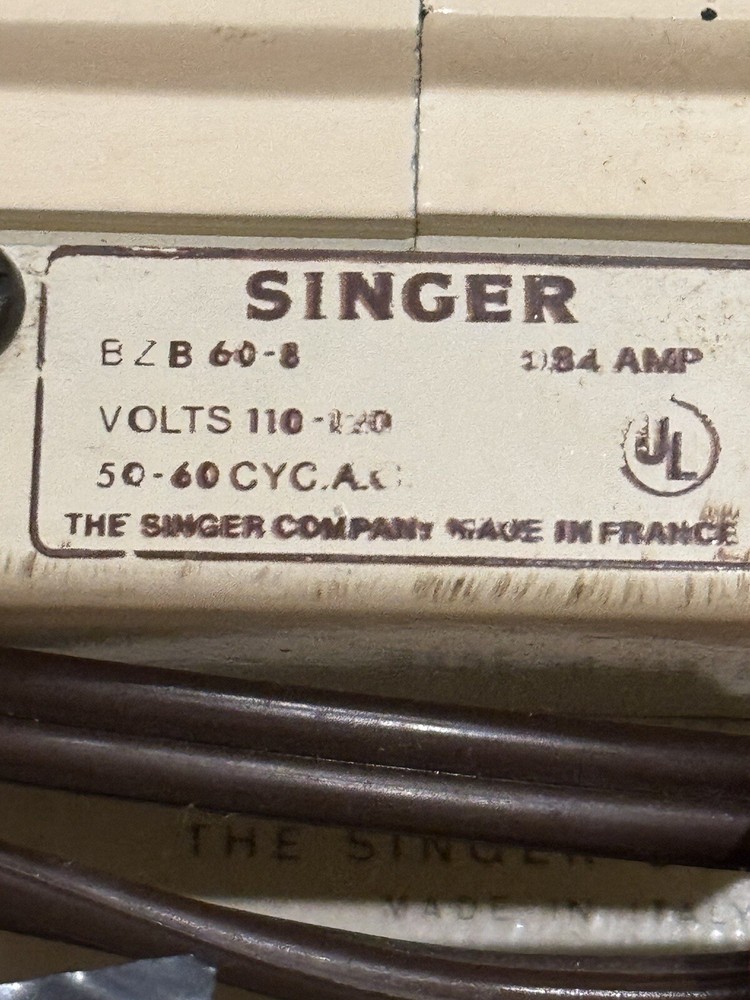 Vintage Singer Sewing Machine Model 237 BZB Zigzag Stitch