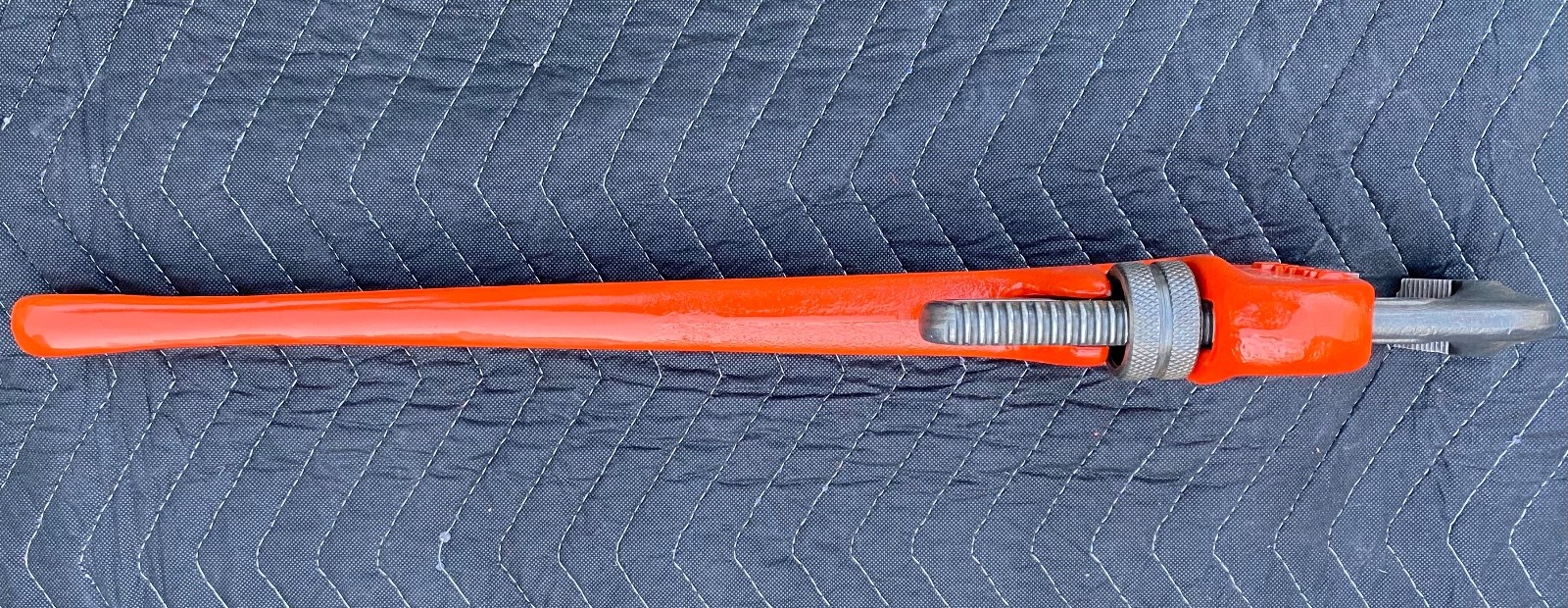 URREA 24” Cast Iron Pipe Wrench, Made in Spain