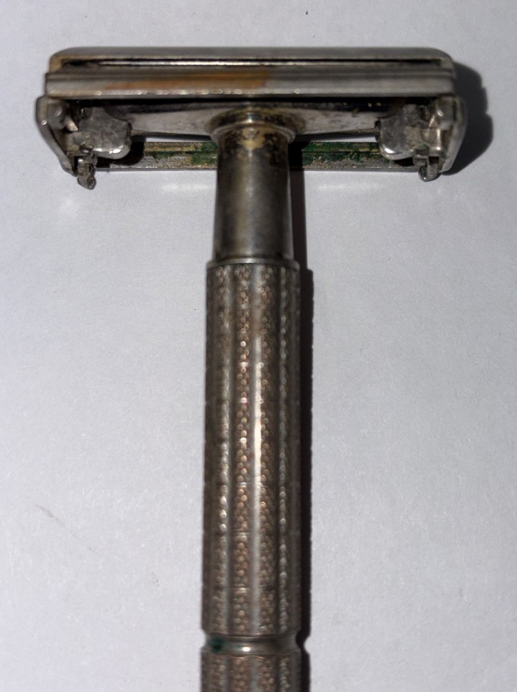 1957 Gillette Super Speed Flare Tip DE TTO Safety Razor Date Code C2