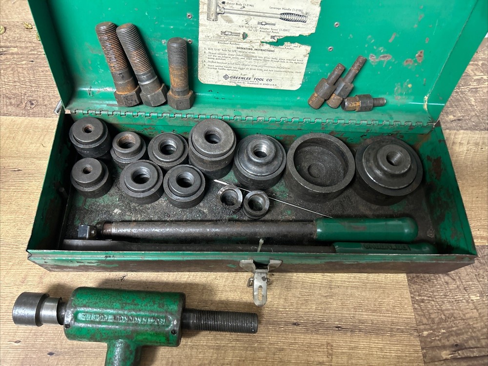 Greenlee No. 1804 Ratchet Knockout Punch Driver Set