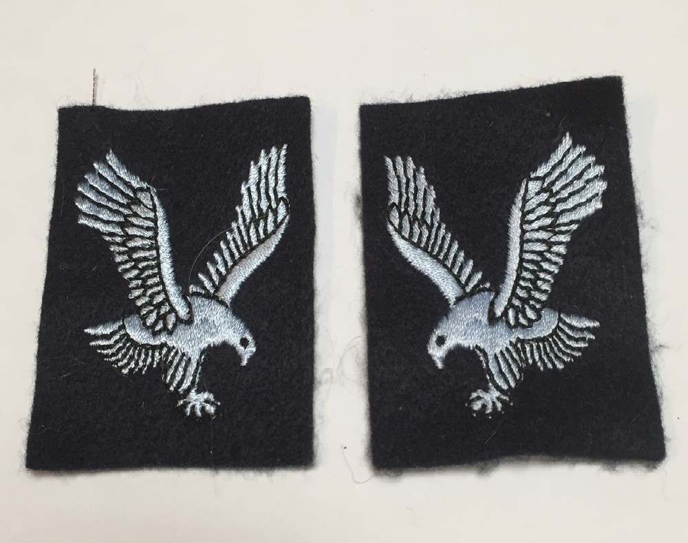 British Army Air Corps badges  a pair