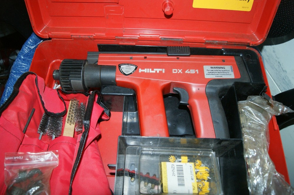 HILTI DX451 POWDER ACTUATED TOOL