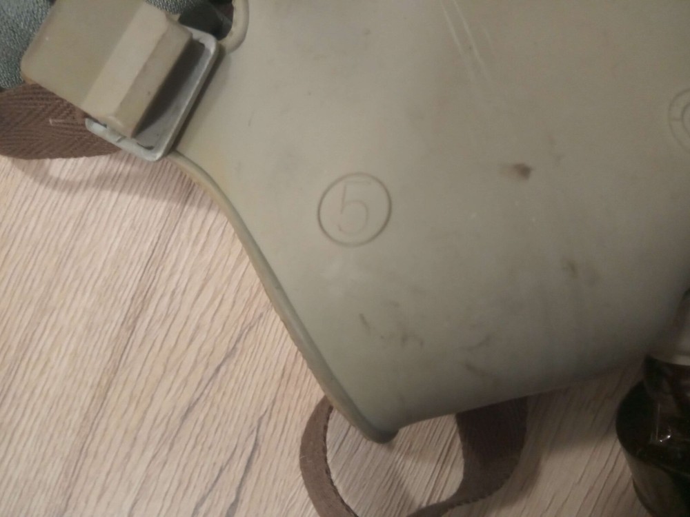 ORIGINAL SOVIET ERA SIZE GAS MASK SIZE 5