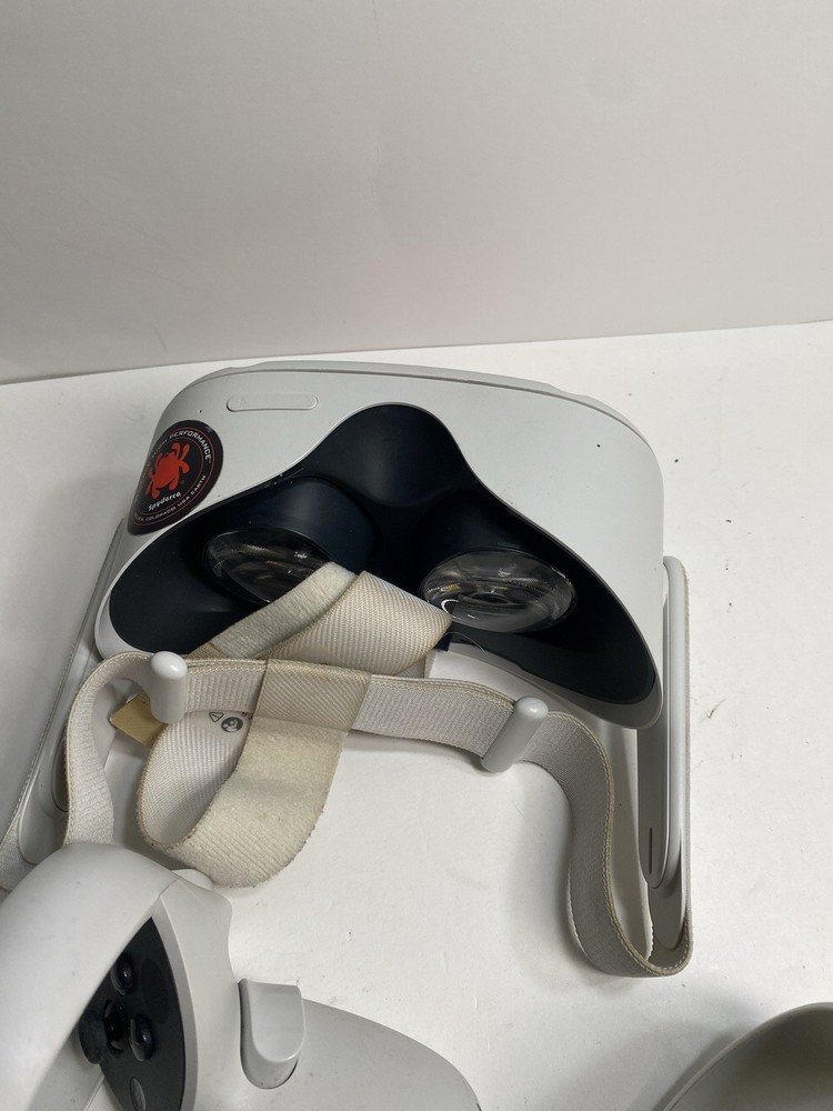 Meta Quest 2 128GB White Headset and Controllers Untested - Check