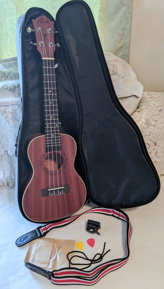 Ranch UK-23 Concert Ukulele with Case